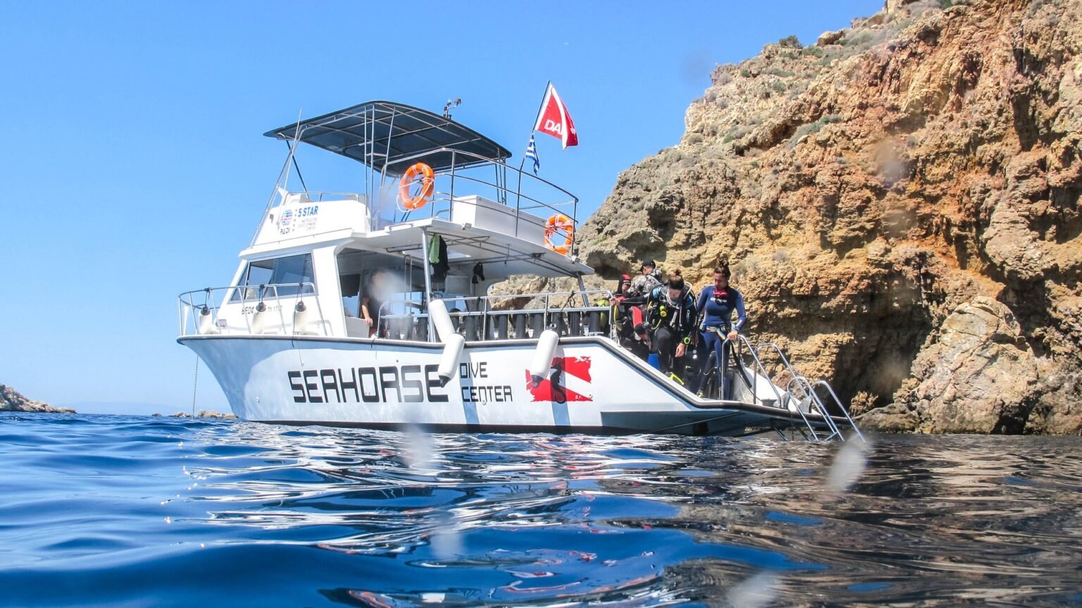 Κατάδυση από σκάφος - seahorse καταδυτικό κέντρο Αθήνα